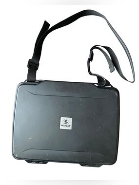 Pelican 1075 Case Hardside Tablet Electronics Travel Container Black Shoulder